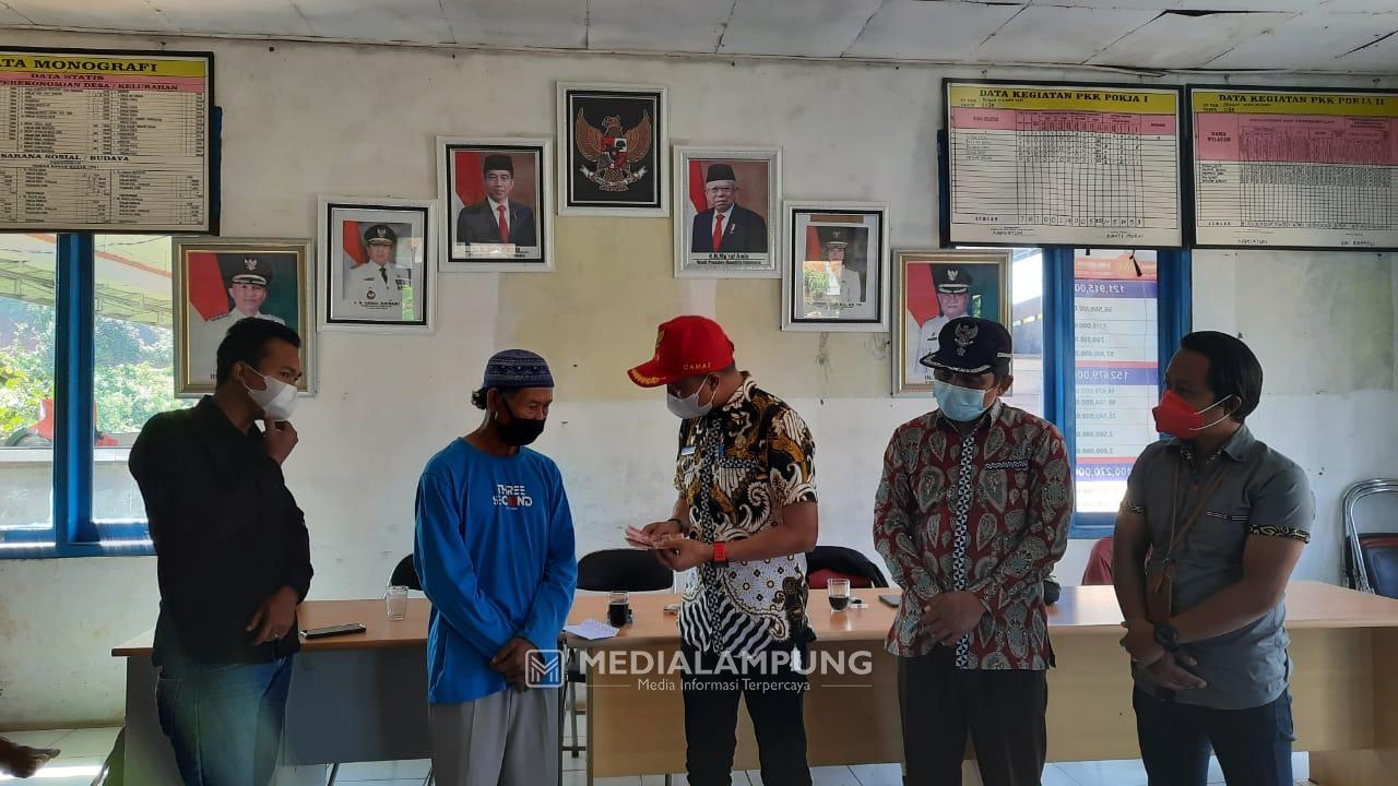 4 Pekon di Kecamatan Pagardewa Serentak Salurkan BLT-DD 