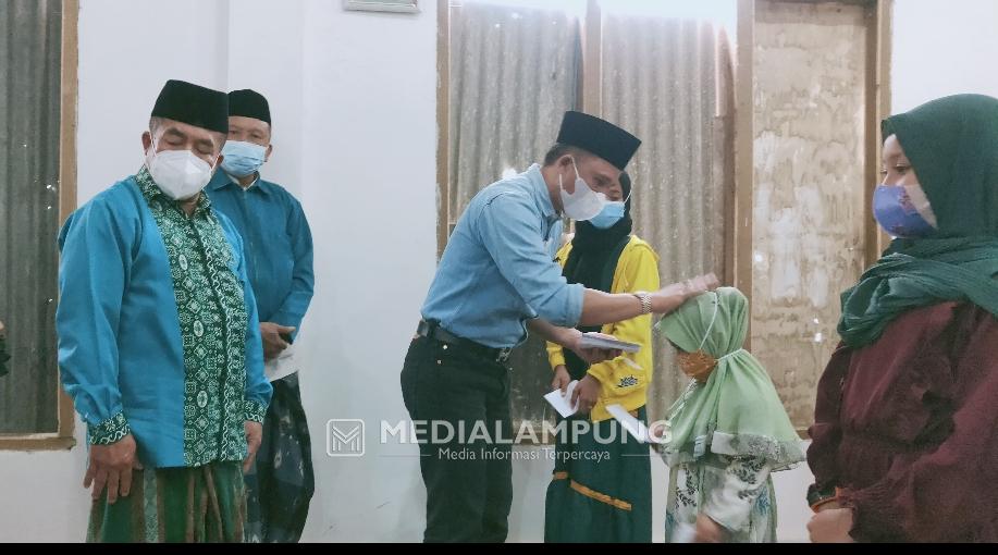 Berkunjung ke Sekincau, Pakcik Santuni Anak Yatim-Piatu