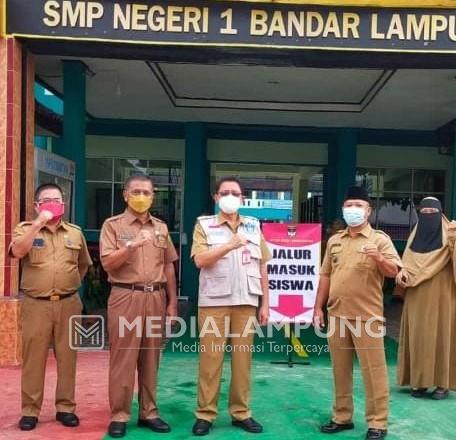 Lurah Rawalaut Pantau PTM di Sekolah