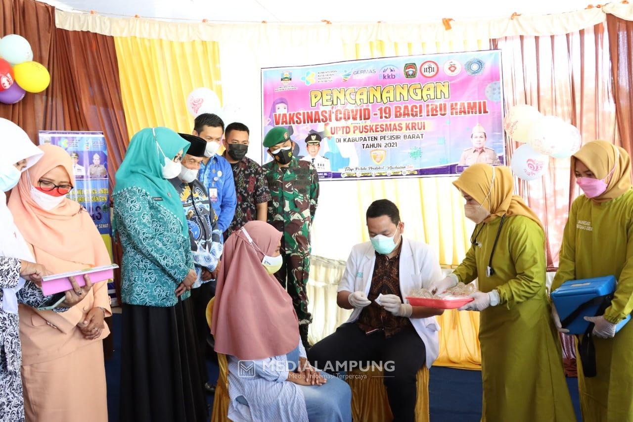 Dinkes Pesbar Mulai Vaksinasi Ibu Hamil