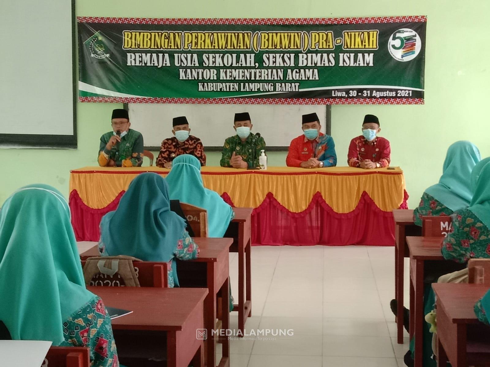 Para Remaja Usia Sekolah Ikuti Bimbingan Perkawinan Pra Nikah 