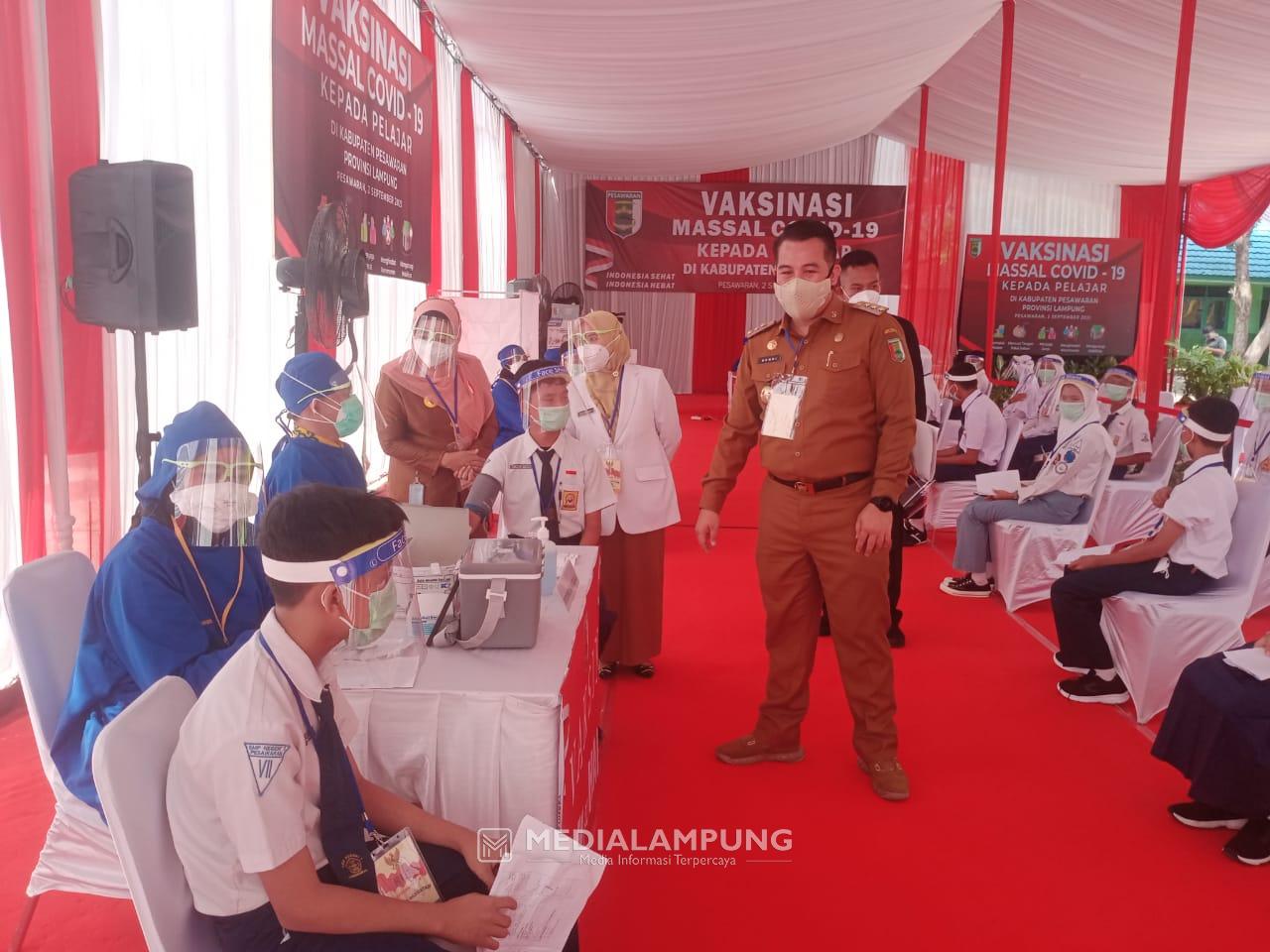Tiba di SMPN 1 Pesawaran, Presiden Jokowi Tinjau Vaksinasi Pelajar