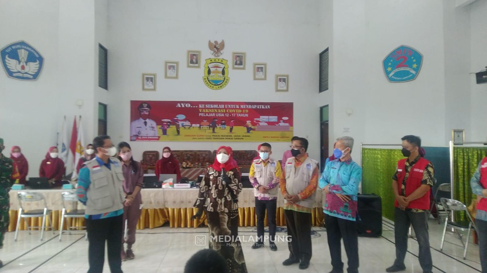 Walikota Bandarlampung Tinjau Vaksinasi Pelajar SMP di Lima Sekolah