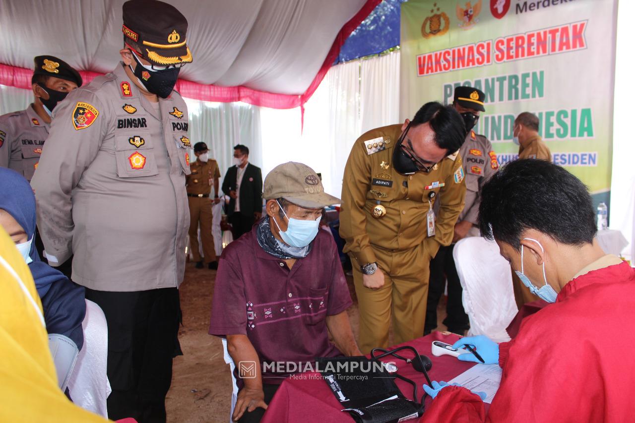 Polres Waykanan Gelar Vaksinasi di Ponpes Alfalah Khusada'ah
