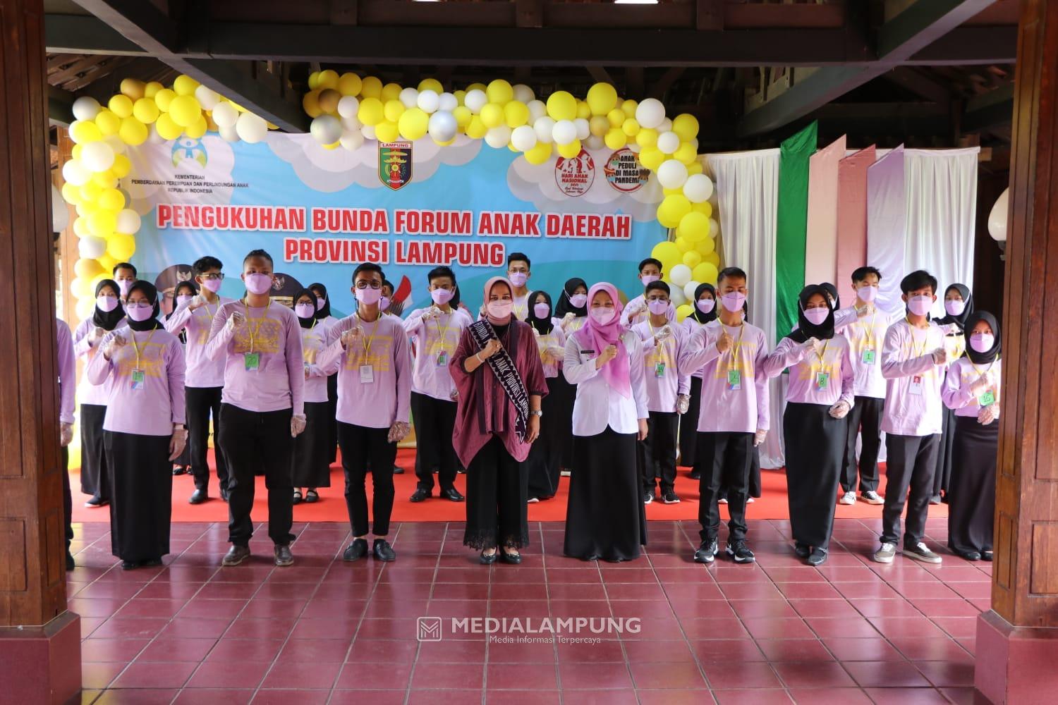 Riana Sari Kukuhkan Forum Anak Daerah Provinsi Lampung Tahun 2021