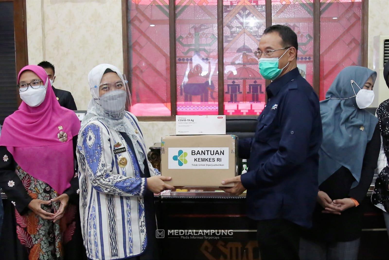 Wagub Nunik Sambut Kedatangan Komisi IX DPR RI Monev Distribusi Vaksin Covid-19