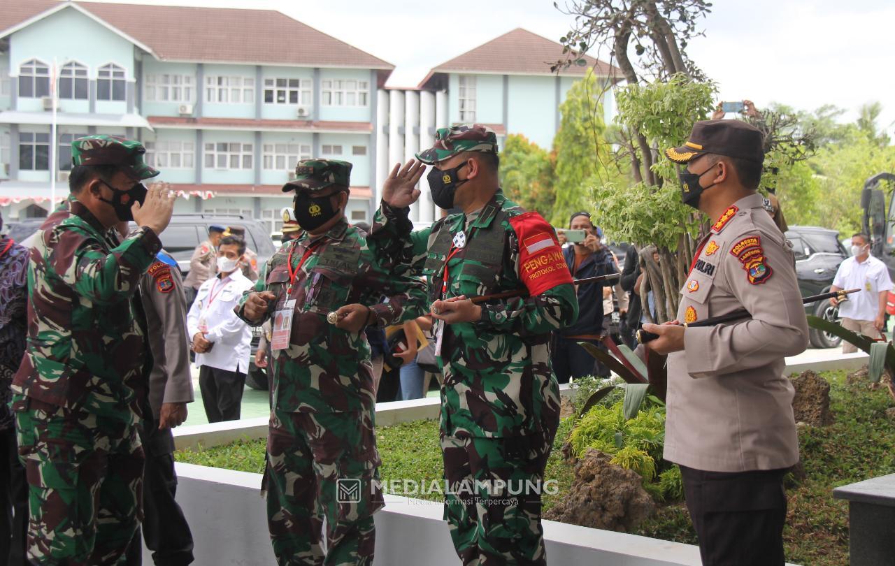 Dandim Romas Bersama Forkopimda Lampung Sambut Kunjungan Panglima TNI Hadi Tjahjanto