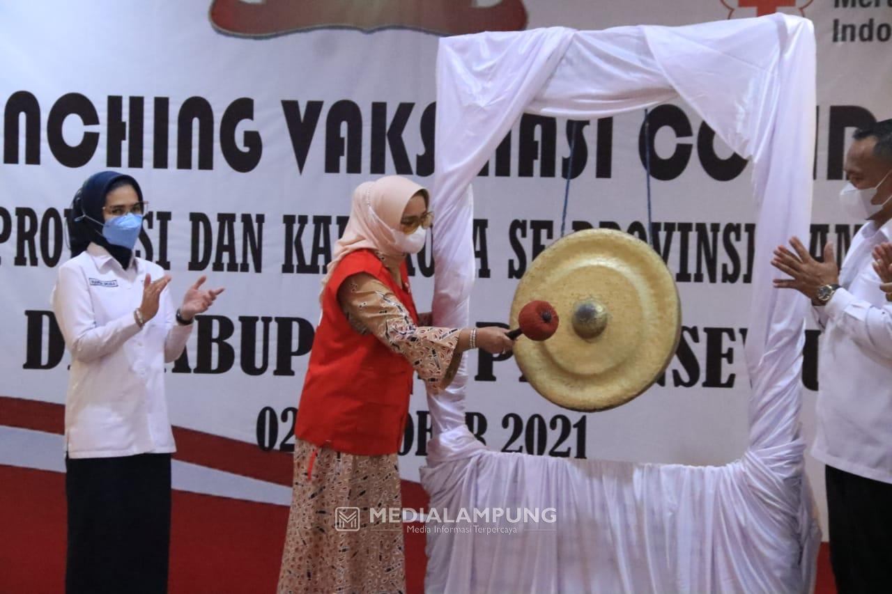 Riana Sari Launching Kegiatan Vaksinasi Covid-19 PMI Lampung