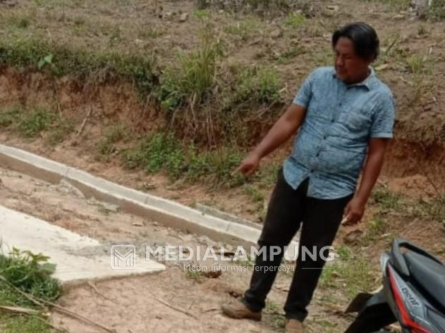 Green Belt Sisi Selatan Bendungan Way Sekampung Banyak yang Terputus