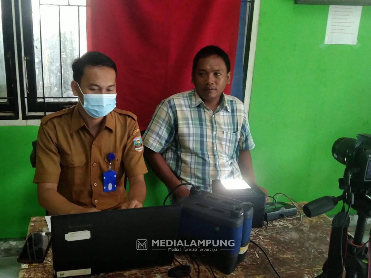 Disdukcapil Pesbar Layani Perekaman KTP-el di Wilayah Perbatasan