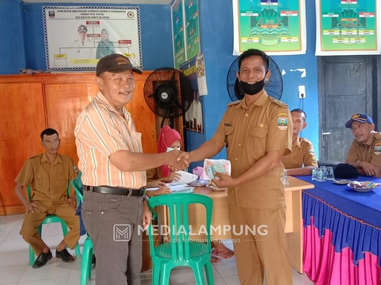 Pekon Way Napal Serahkan Insentif Seluruh Kader Pekon