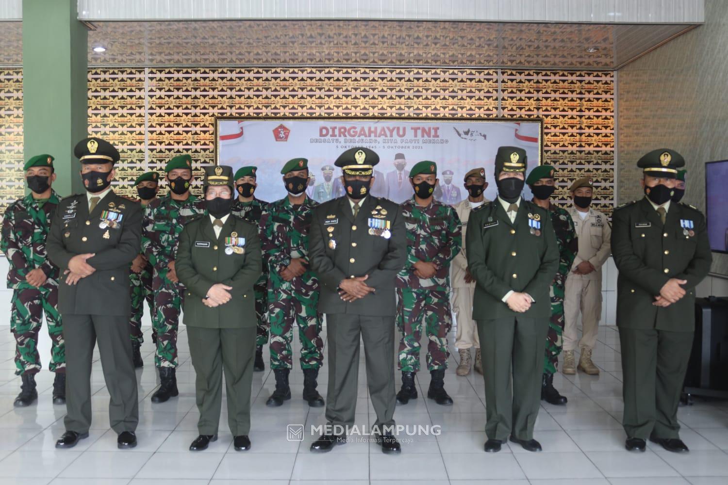Personel Perwira, Bintara, Tamtama dan PNS Kodim KBL Ikut Peringatan HUT TNI Secara Virtual