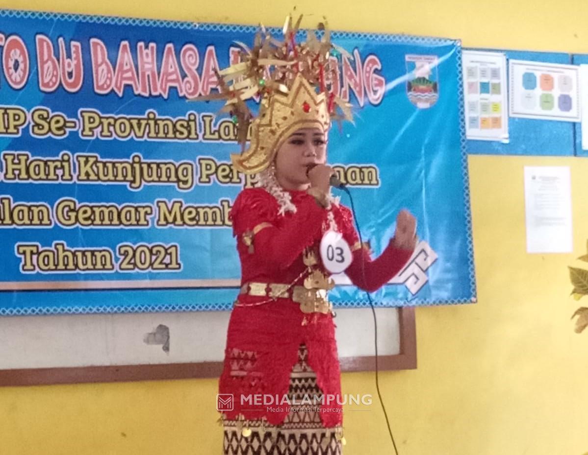 Siswa SMPN 1 Krui Juara I Pidato Bahasa Lampung Tingkat Provinsi