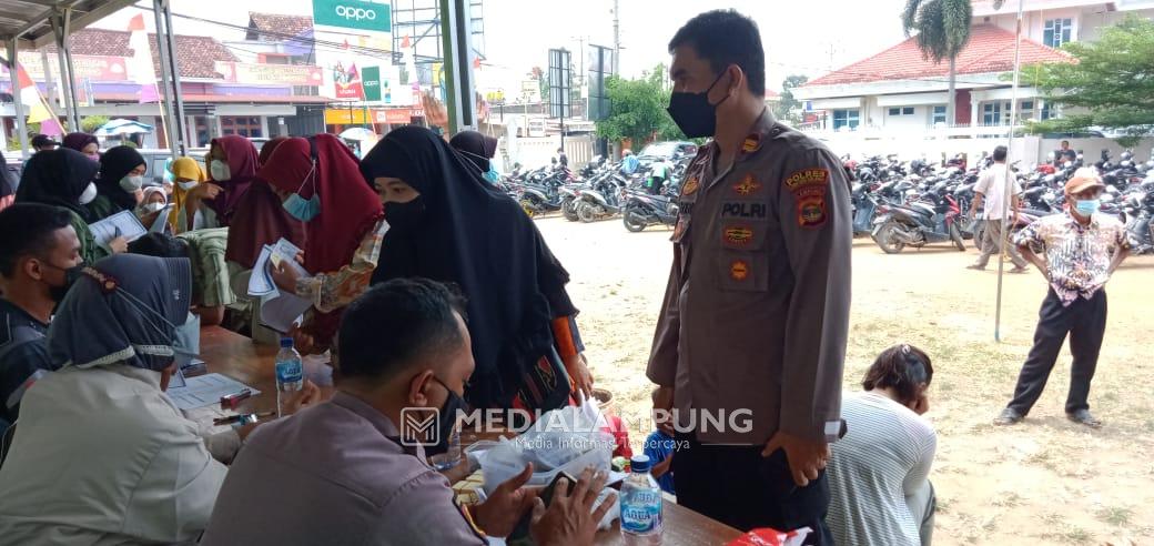 Serbuan Vaksin Polres Lamsel di Jatiagung, Masyarakat Sangat Antusias