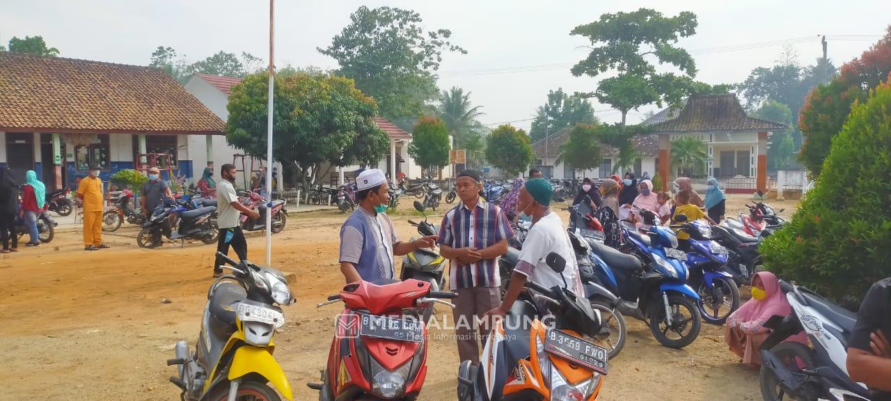 Gerai Vaksin Kampung Pisang Baru Diserbu Warga