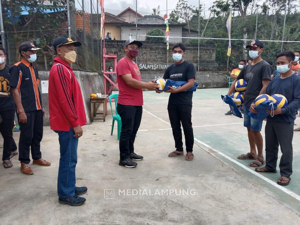 Open Turnamen Volly Ball Amvibi di Pekon Kubuliku Jaya Dibuka Ketua KTI Lambar