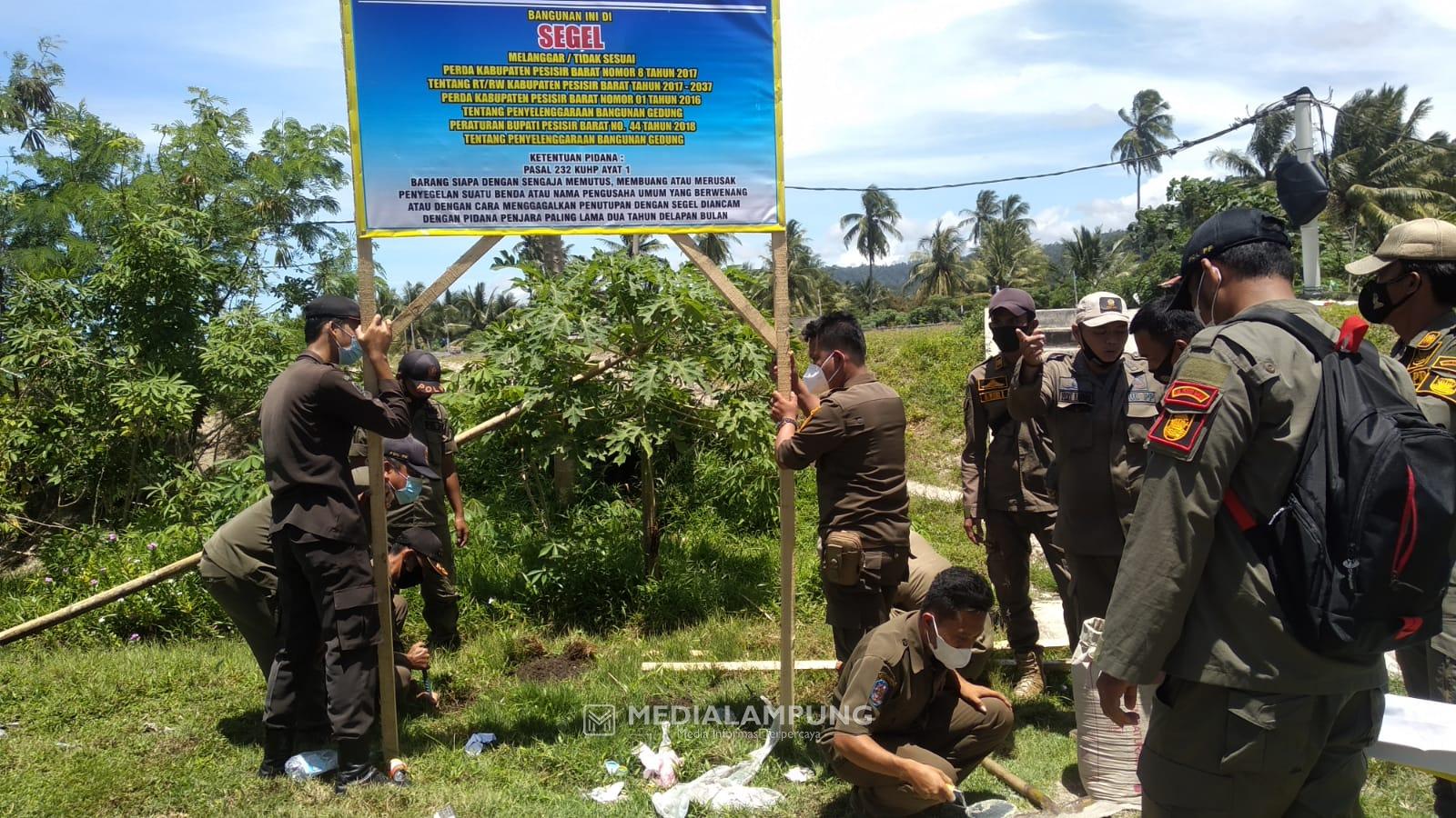 Tak Sesuai Perda RTRW, Pemkab Segel Tambak Udang di Lemong