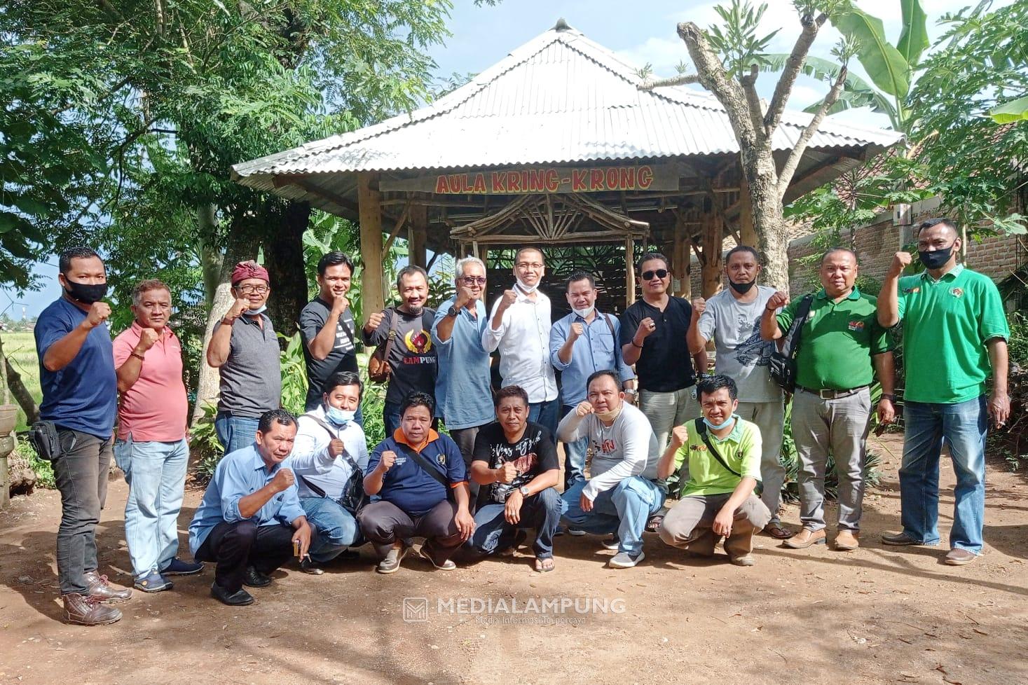 Silaturahmi ke PWI Pringsewu, Wirahadikusumah Sampaikan Berbagai Program