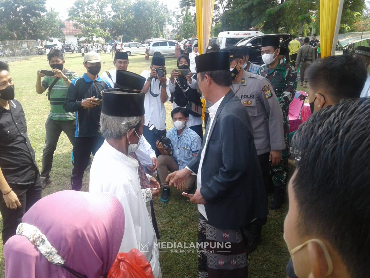 Peringatan HSN, Wabup Waykanan Bagikan Sejumlah Bantuan