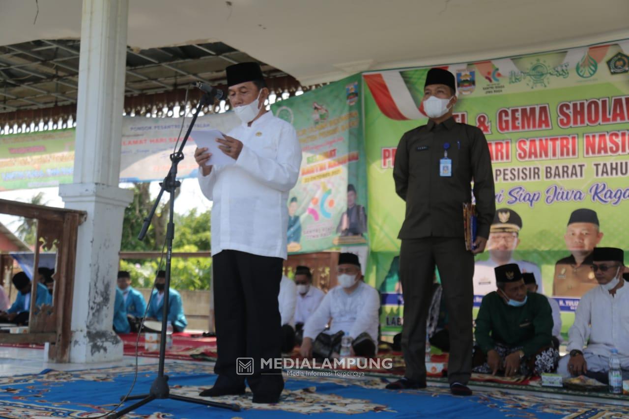 Wabup Pesbar Hadiri Apel Peringatan Hari Santri