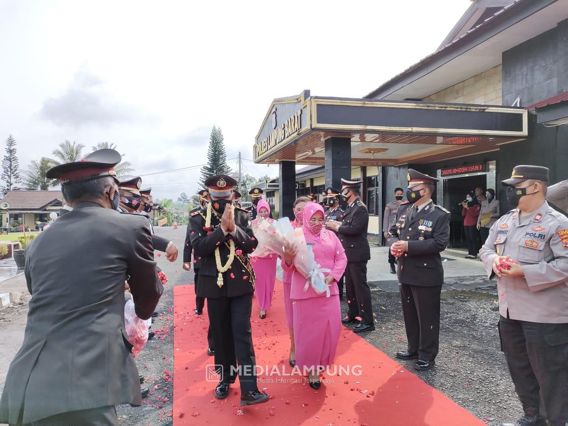 Purna Bakti, Tiga Perwira Polres Lambar Dilepas Dengan Upacara 