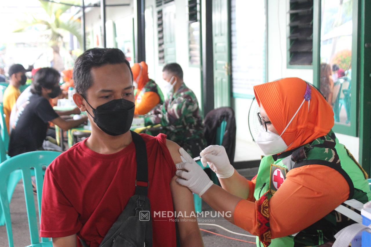 Beri Kemudahan Masyarakat untuk Suntik Vaksin Covid, Kodim KBL Terus Gelar Serbuan Vaksinasi