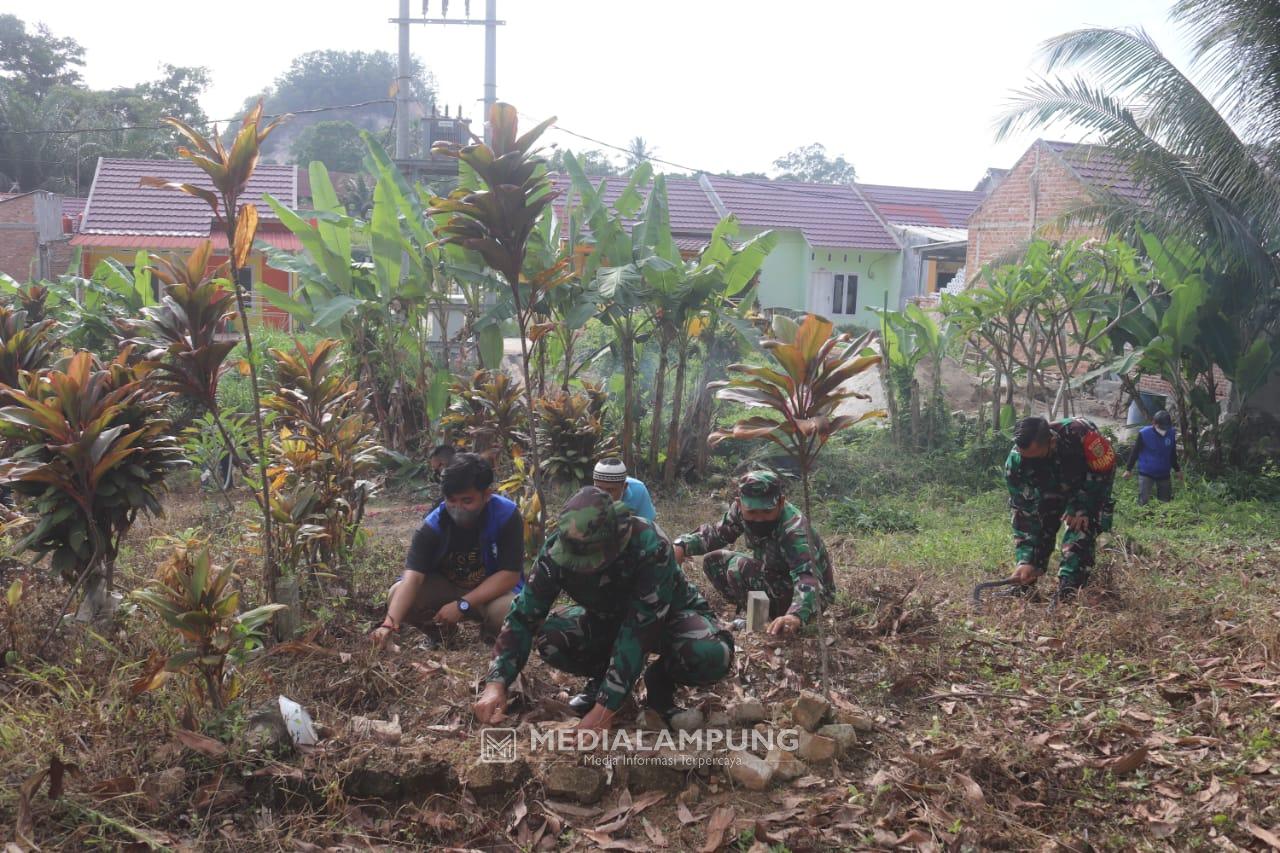 Karya Bakti Koramil Panjang Laksanakan Grebek Makam