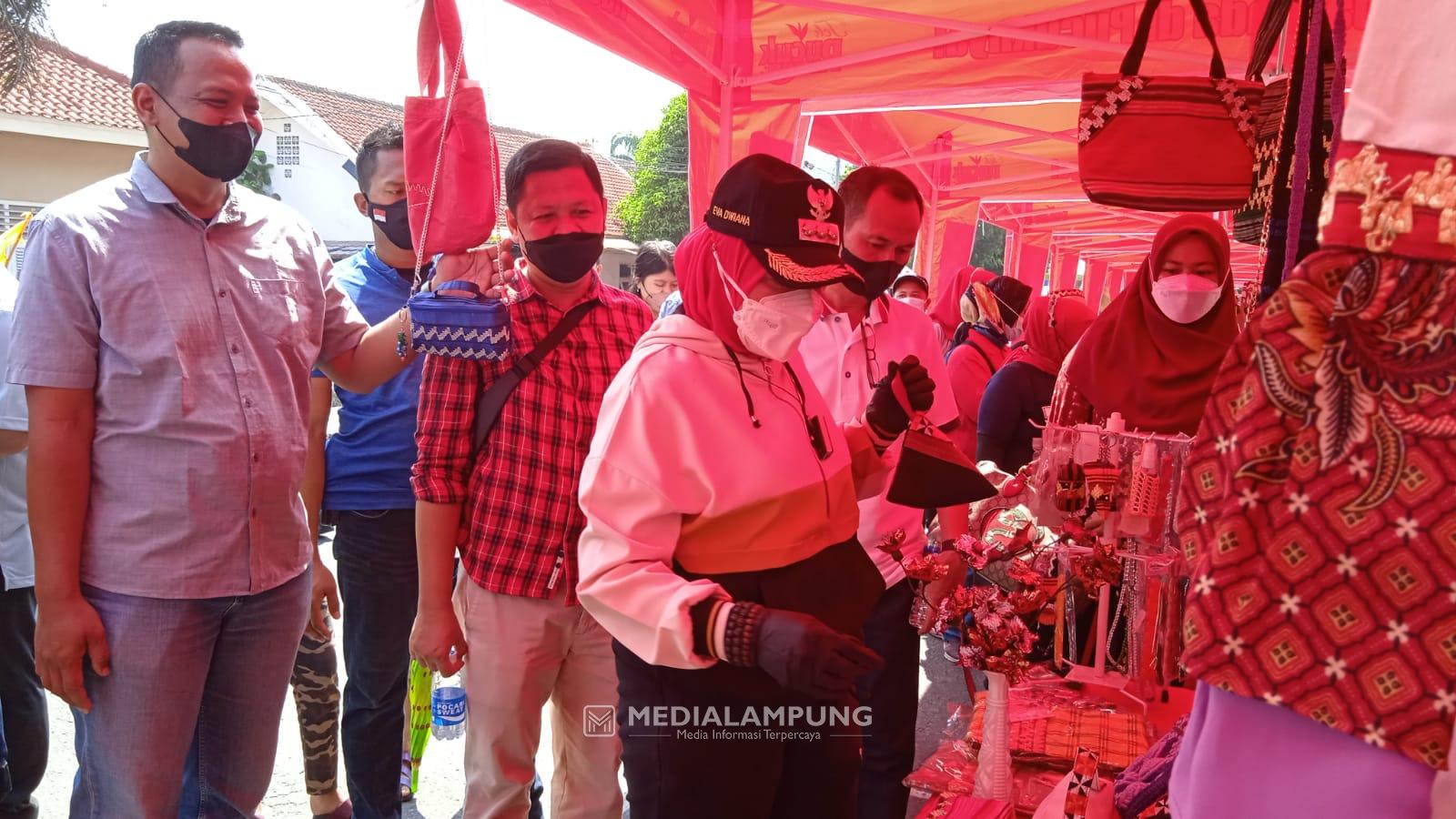 Pasca Dibuka, Taman Kuliner Bung Karno Diserbu Warga