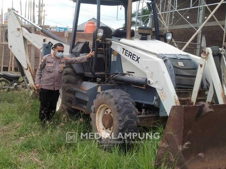 Lama Teronggok, Keberadaan Alat Berat Tak Bertuan Dikeluhkan Warga