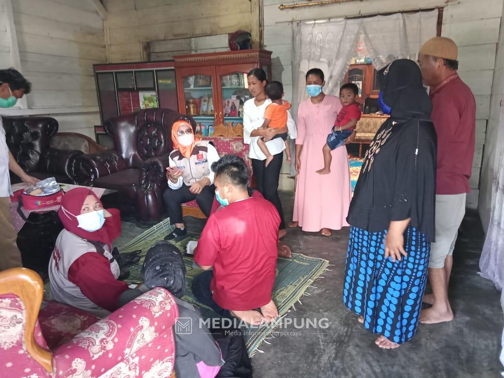 Jemput Bola, Kecamatan Sekincau Vaksin Warga Secara Door to Door