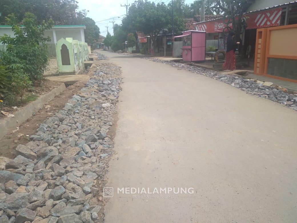 Kerusakan di Jalan Nawawi Mulai Diperbaiki