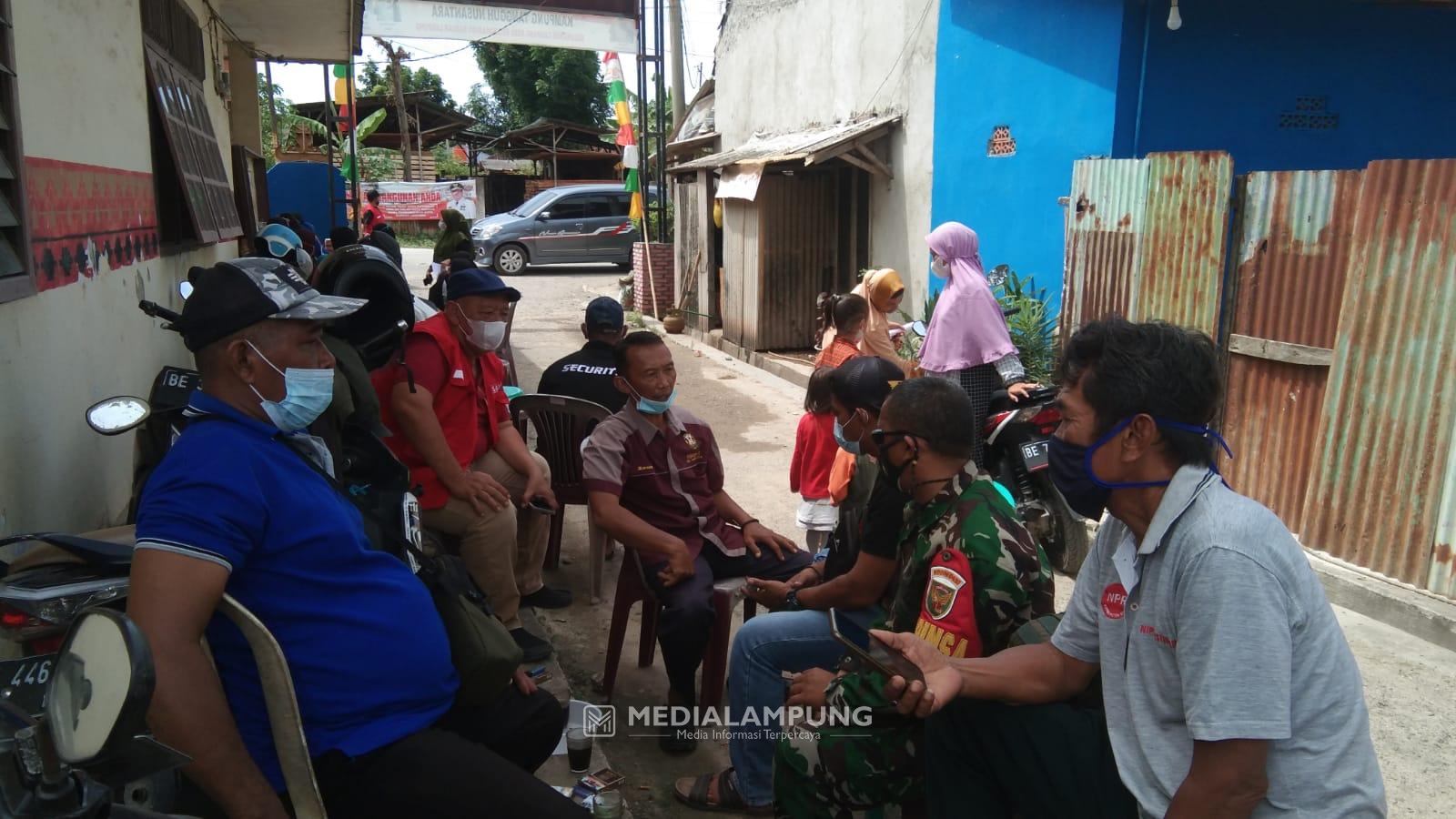 Tingkatkan Kekompakan Bersama Warga Binaan, Serda Andreswan Komsos di Wilayah