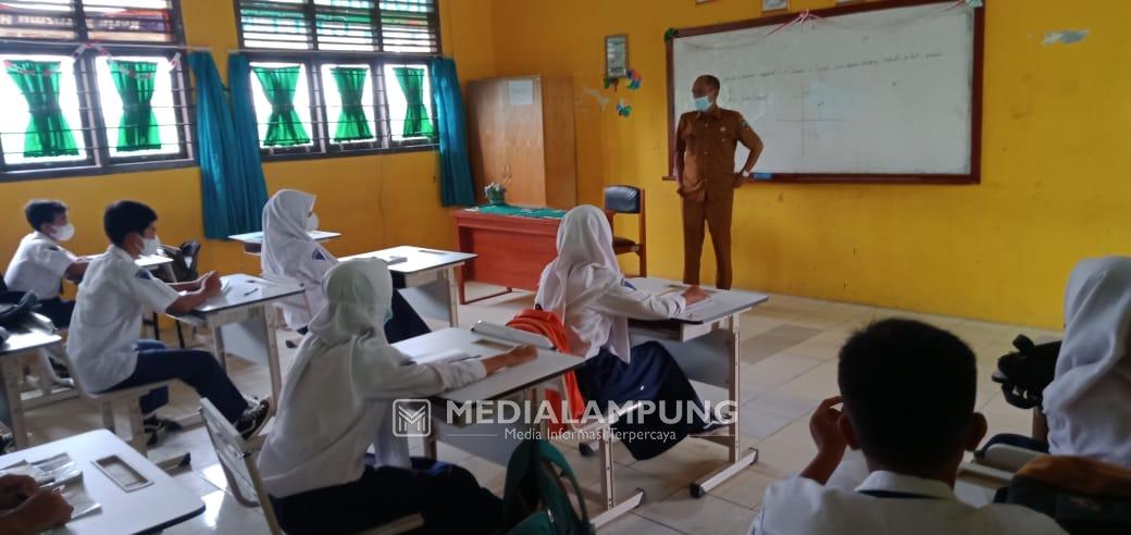 SMPN 1 Jatiagung Mulai PTM Terbatas, Diharapkan Jadi Sekolah Terbaik di Lamsel 