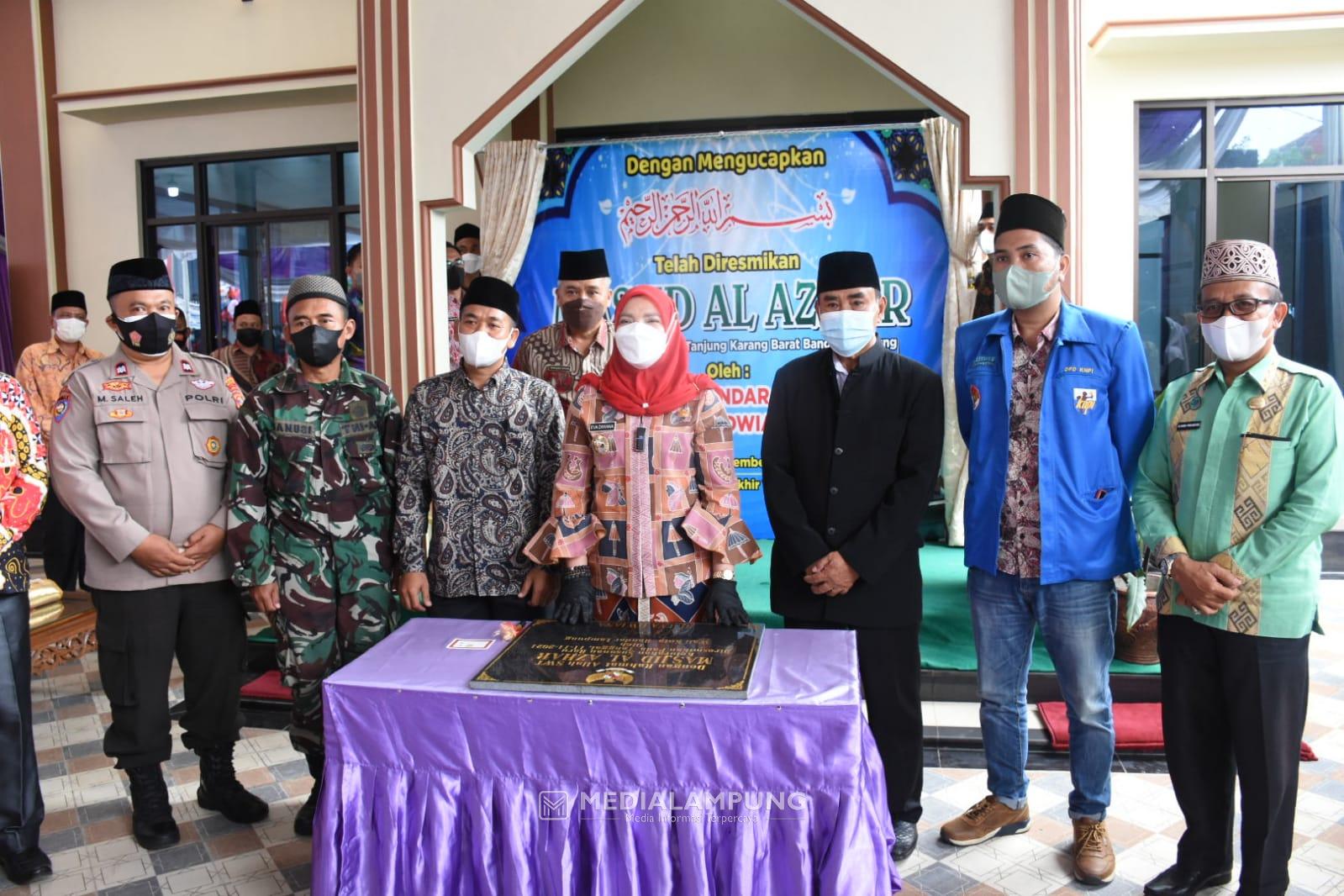 Eva Dwiana Resmikan Masjid Al-Azhar di Kelurahan Susunan Baru