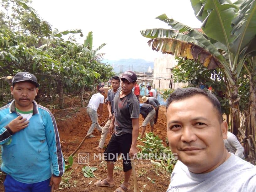 Imbangi Perkembangan Pemukiman, Warga Manggarai Gotong Royong Buka Jalan Baru 