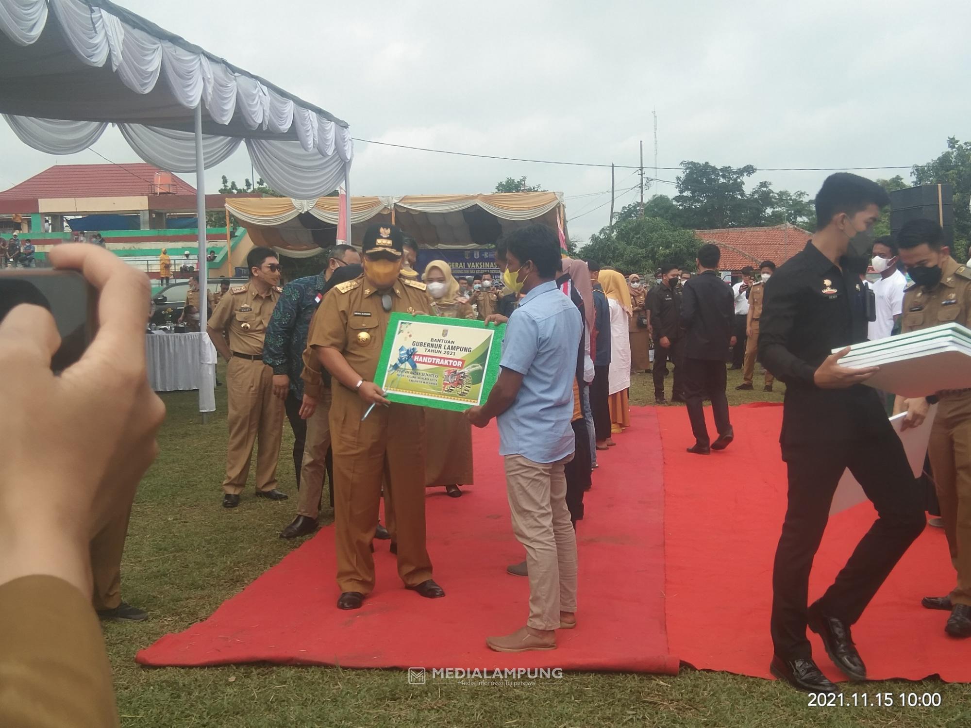 Hadiri Bazar UKM/IKM, Arinal Akui Waykanan Masih Tertinggal
