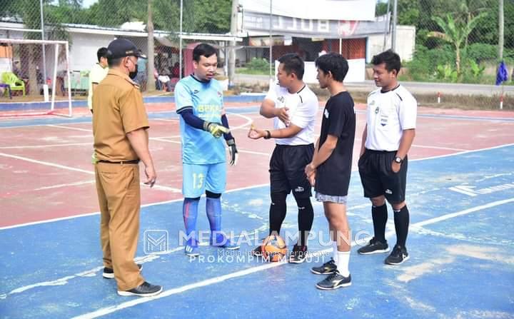 Asisten Bidang Pemerintahan dan Kesra Indra Kusuma Wijaya Buka Kominfo Cup Futsal Competition 2021