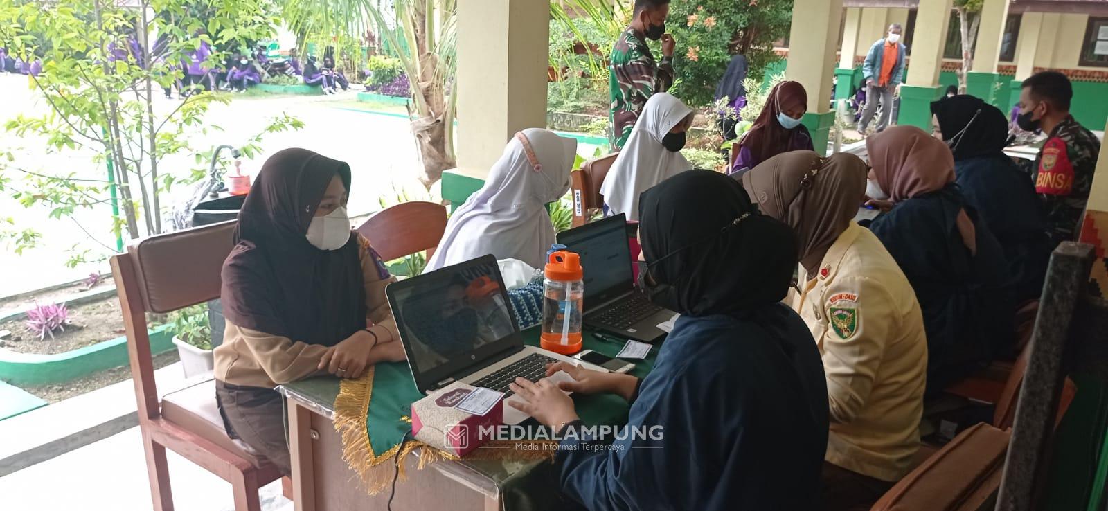 Koramil TKT Gelar Serbuan Vaksinasi Bagi Pelajar SMP