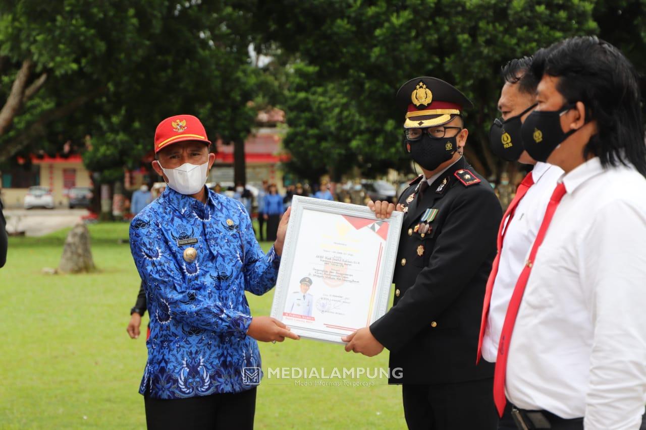 Parosil Beri Reward 25 Anggota Polres Lambar yang Berhasil Ungkap Kasus Mayat Dalam Karung 