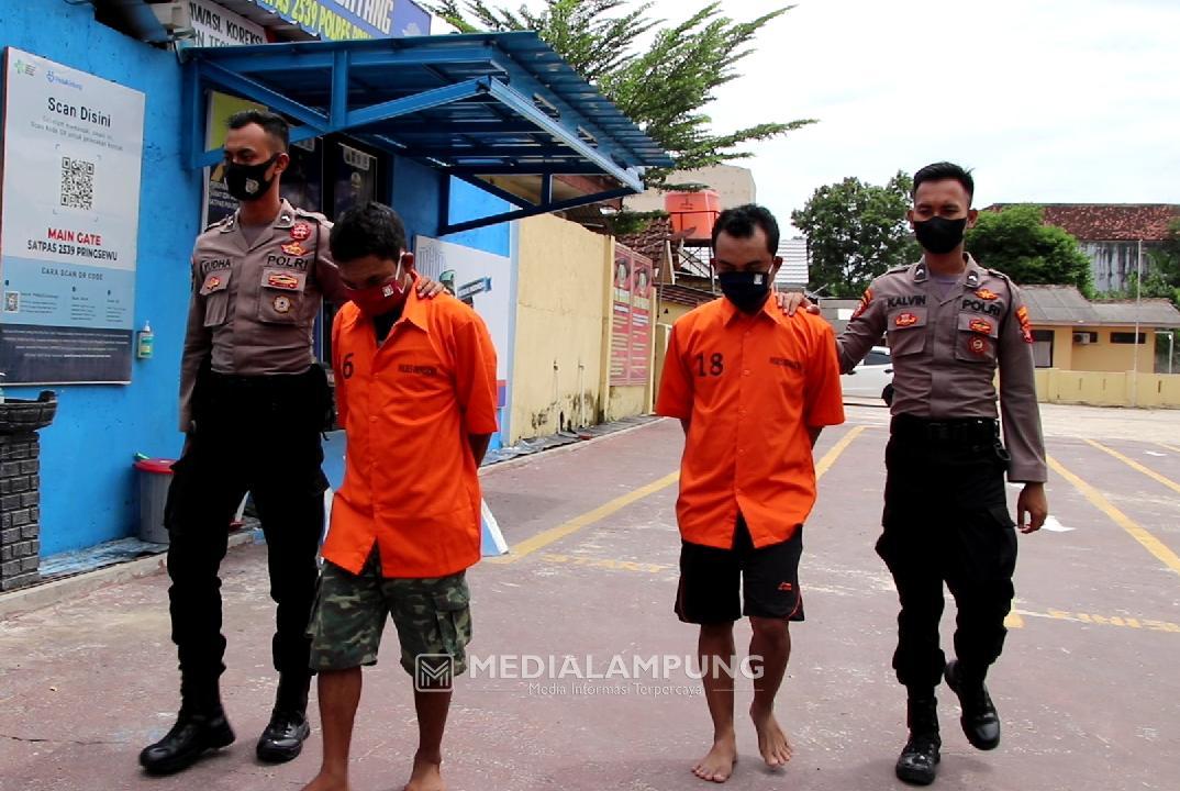 Sembunyikan Sabu Dalam Mulut, Dua Pengedar Ditangkap Polres Pringsewu