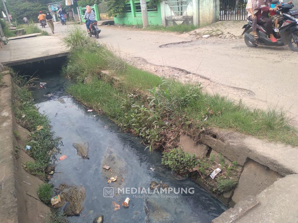 Sedimen Drainase di Negeriolok Gading Mendesak Dilakukan Pengerukan