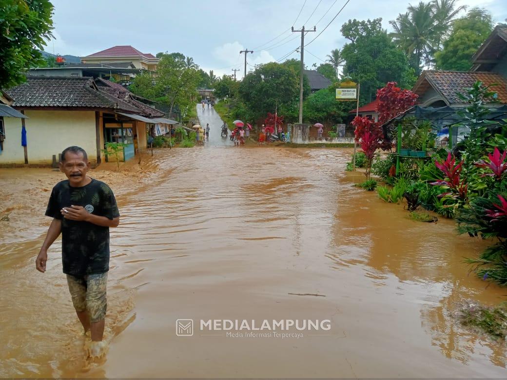 Diguyur Hujan, Pekon Pahayujaya Kebanjiran