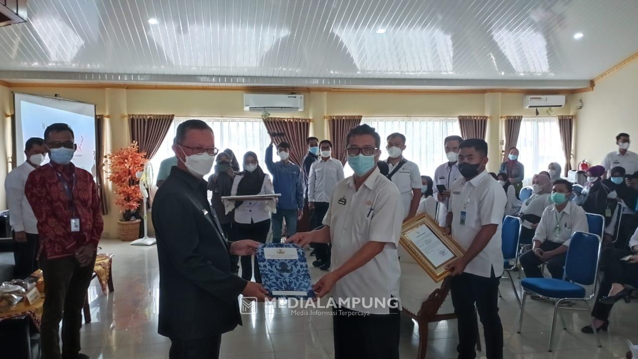 Sekdaprov Fahrizal Hadiri Perpisahan Masa Purna Bhakti Direktur RSJ dan Lantik Direktur Baru