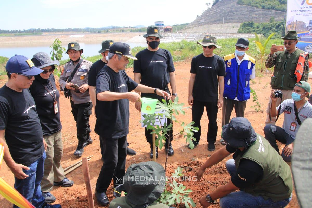 Hari Bakti PUPR ke-76, BBWS Mesuji Sekampung Tanam 5.100 Pohon