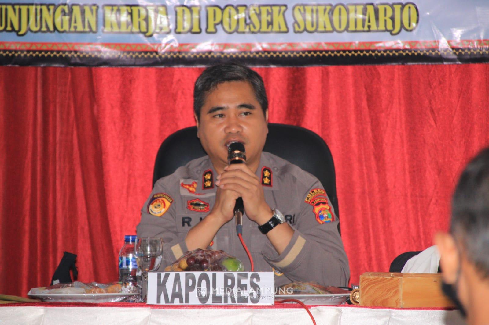 Kunjungi Polsek, Kapolres Pringsewu Minta Anggotanya Berperilaku Sederhana