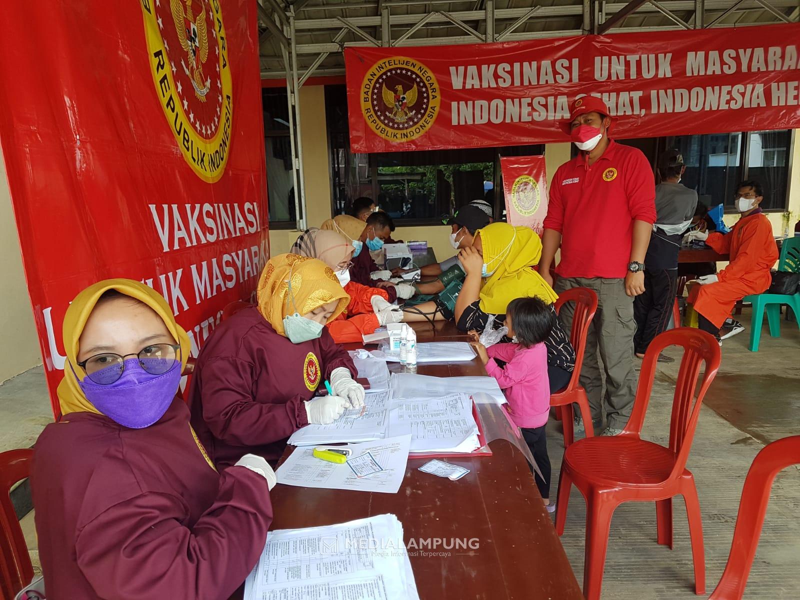 Siapkan 3.000 Dosis, BIN Daerah Lampung Terus Gencarkan Vaksinasi di Lambar