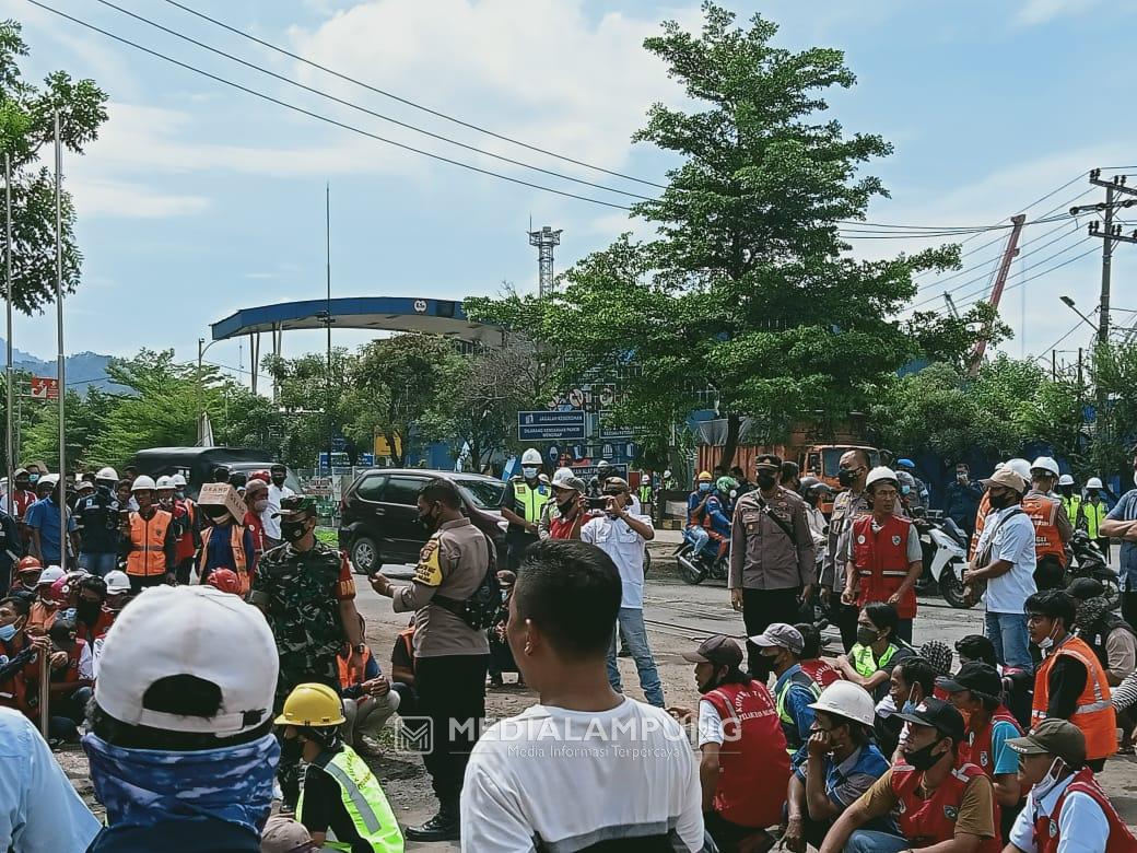 Koramil Panjang Sinergi Bersama Polsek Panjang dan Pelabuhan Redam Aksi Unjuk Rasa