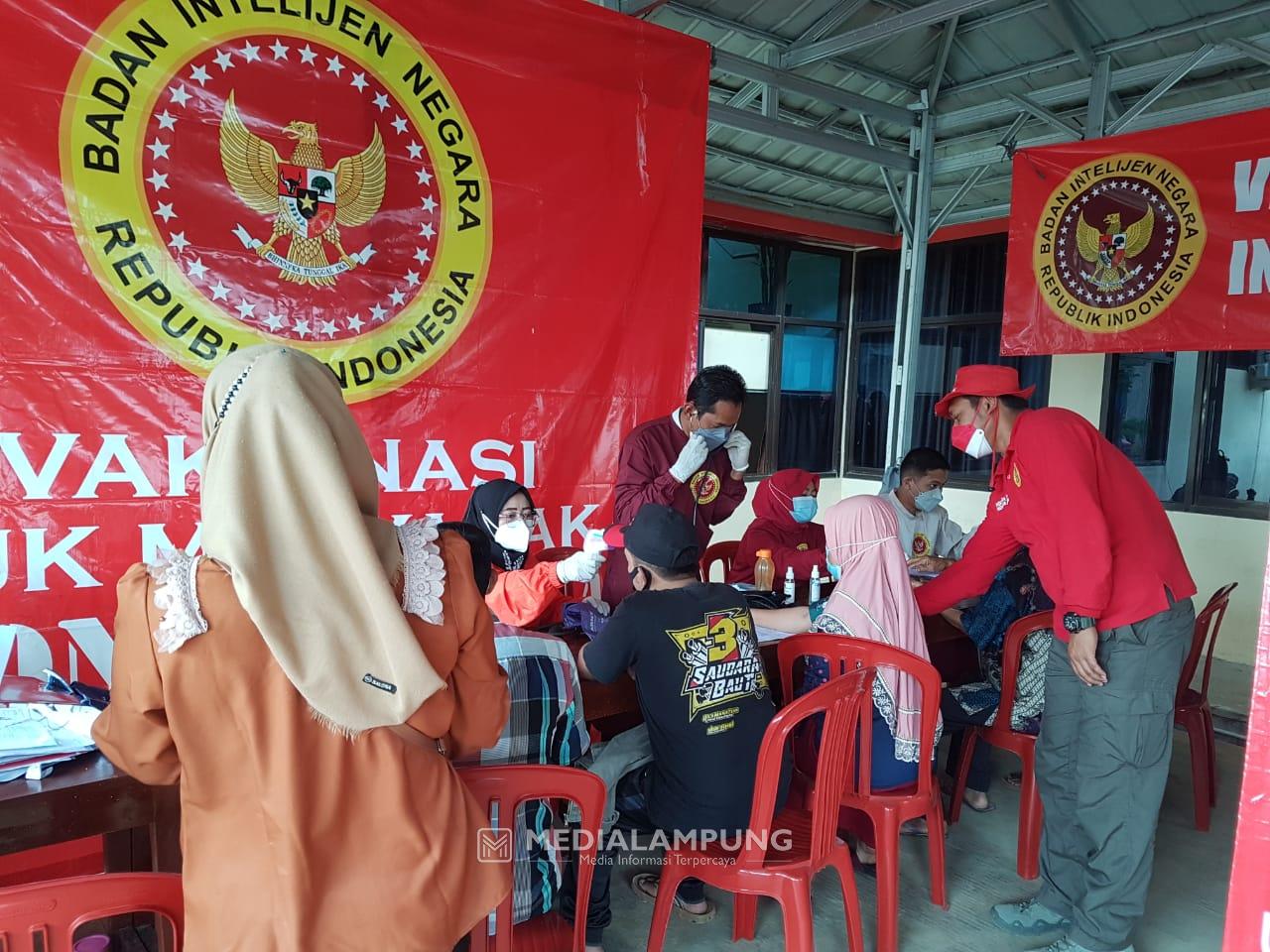 BIN Lampung Sumbang 20 dari 70 Persen Target Vaksinasi Kecamatan Gedungsurian 