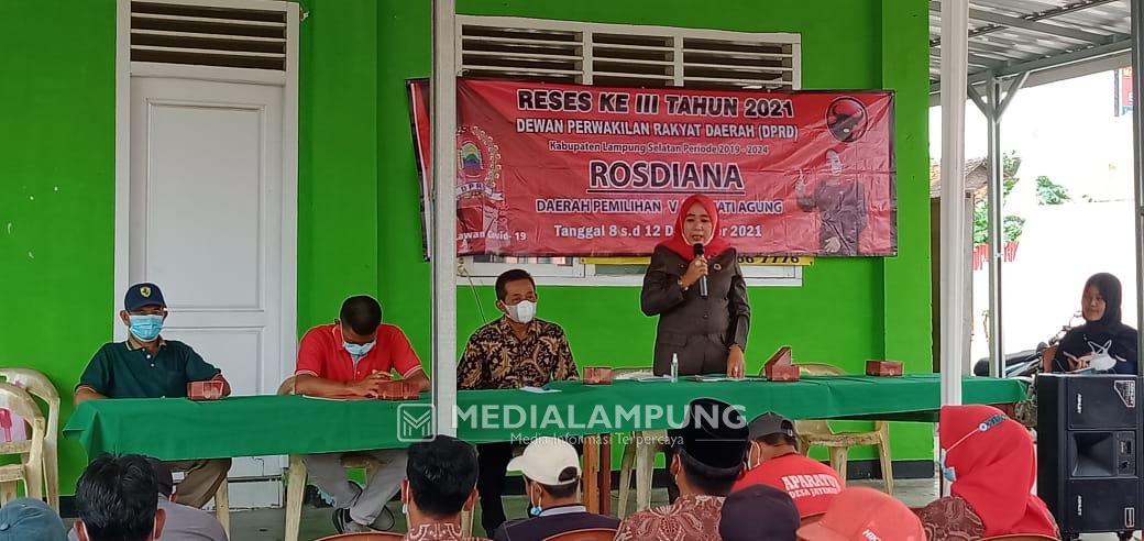Anggota DPRD Lamsel Rosdiana Gelar Reses Ketiga Tahun 2021 di Desa Jatimulyo 