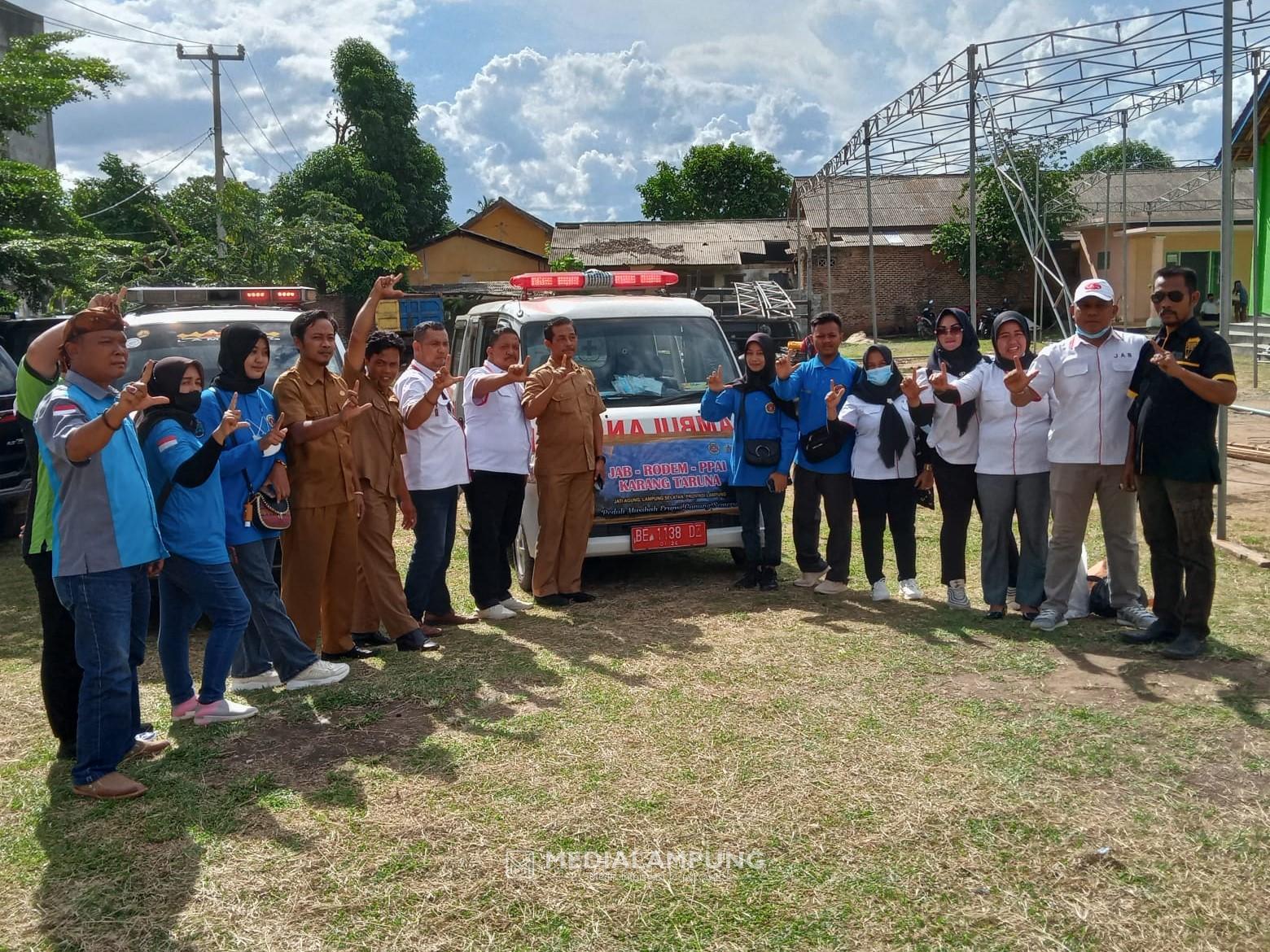 JAB, PPAI dan Karang Taruna Desa Jatimulyo Salurkan Bantuan Korban Erupsi Semeru